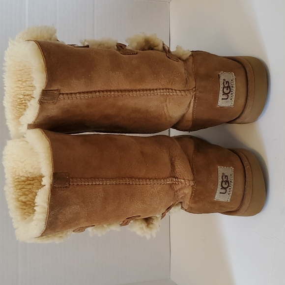 Ugg Bailey Button Triplet Boots - Picture 4 of 12